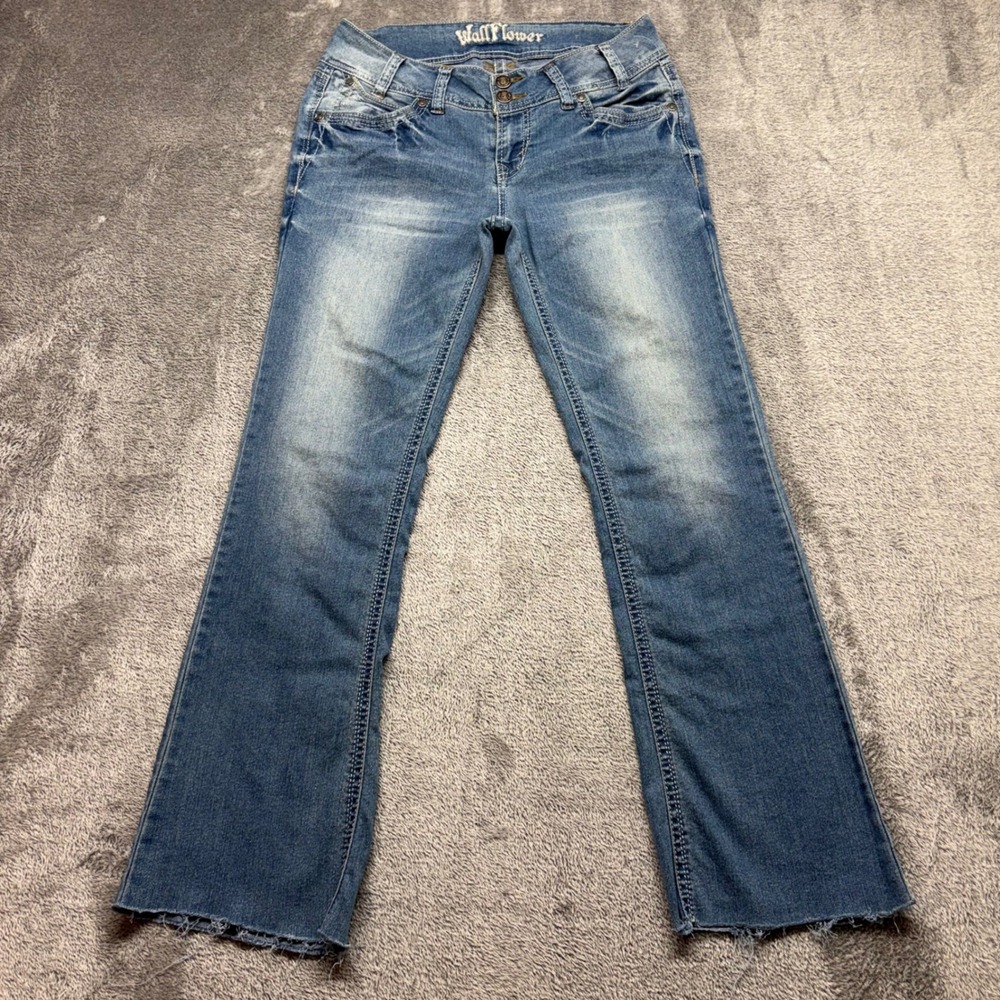 WallFlower Bootcut Jeans Womens 9 Blue NWOT Zip Fly Frayed Hem Stretch Denim